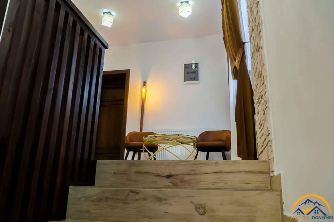 Conacul Doamnei Villa Corbi ภายนอก รูปภาพ
